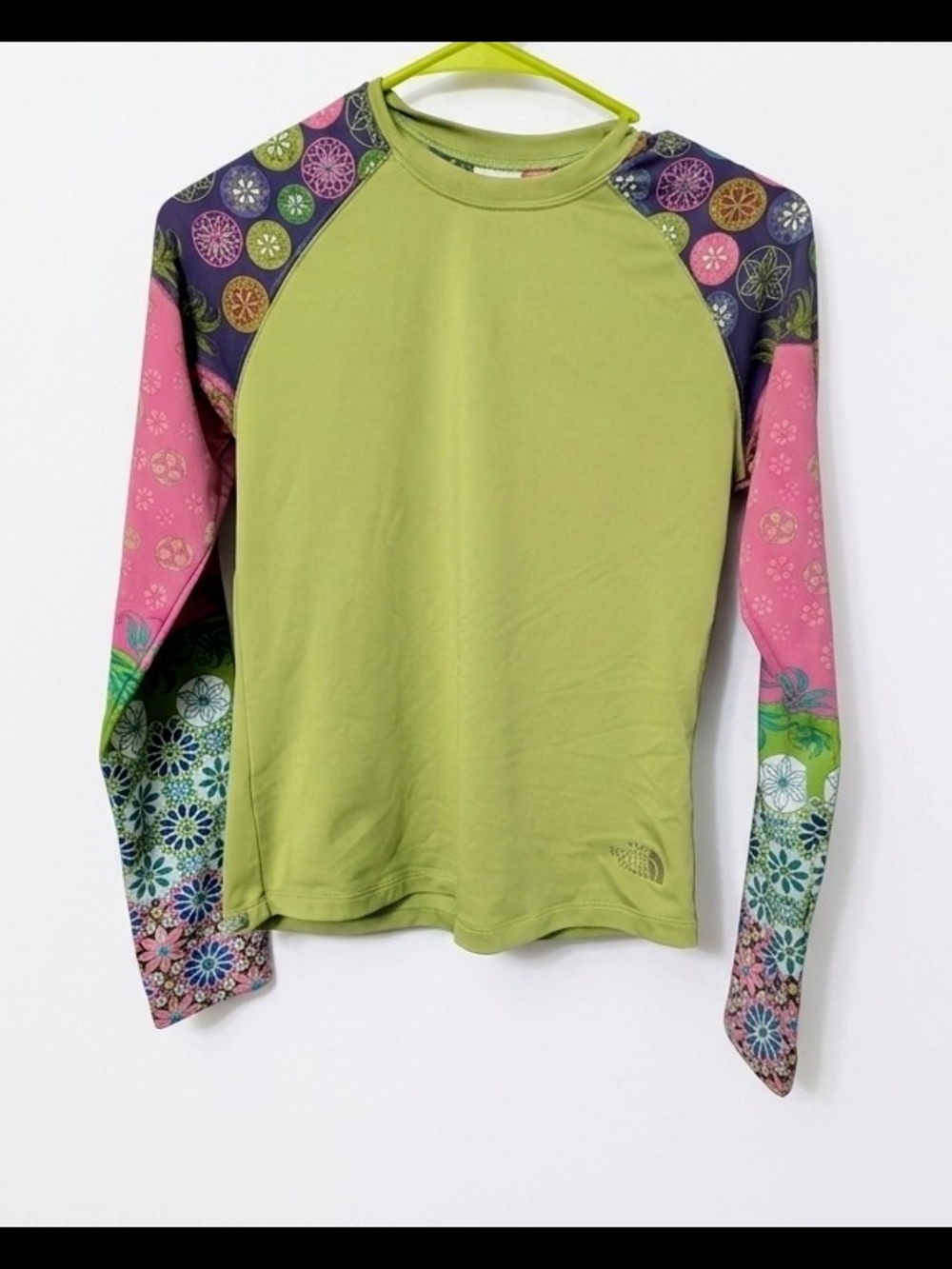 The North Face Womens XS Long Sleeve Floral Pattern Base Layer Top Green